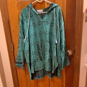 Kantha Bae OG Hoodie size XL
Beautiful peacock color